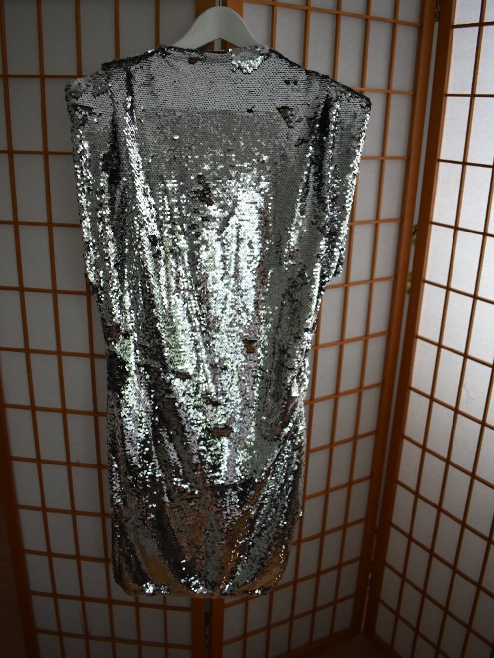 H&M Sequined Mini Dress in Silver tone Fully Lined Short Sleeves